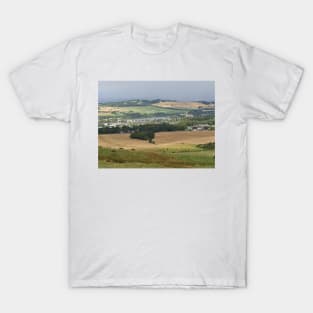 Linlithgow landscape of loch and Palace T-Shirt